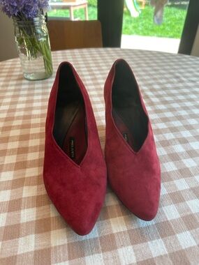 Anthropologie, Pied Juste - Wine Red Pointed Suede V-Cut Wedge Heels, sz 38